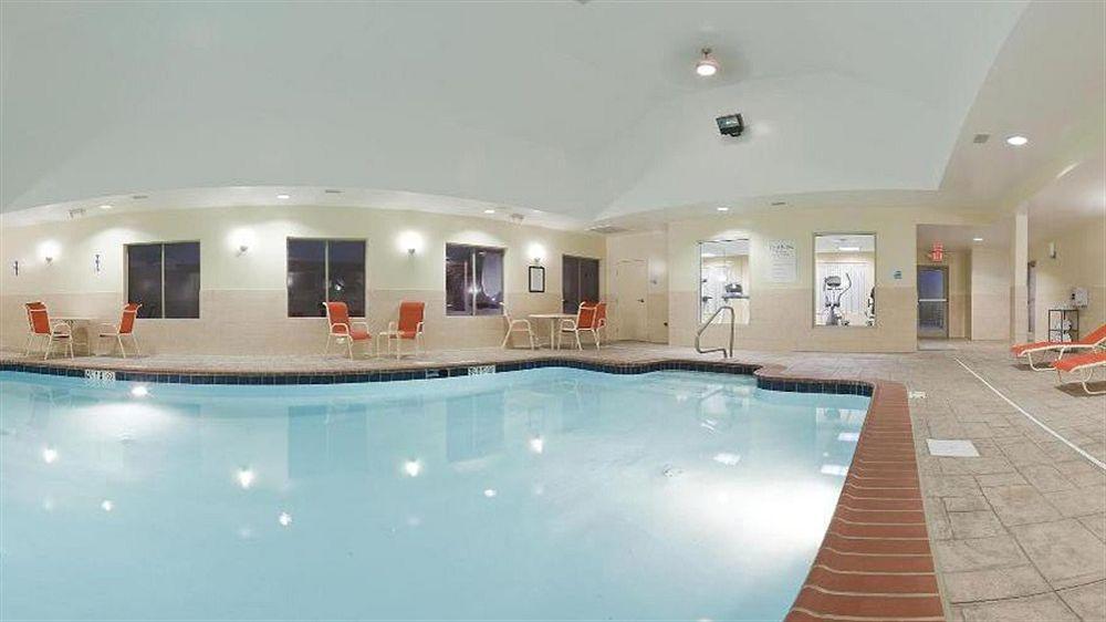 Holiday Inn Express & Suites Fredericksburg By Ihg Екстер'єр фото