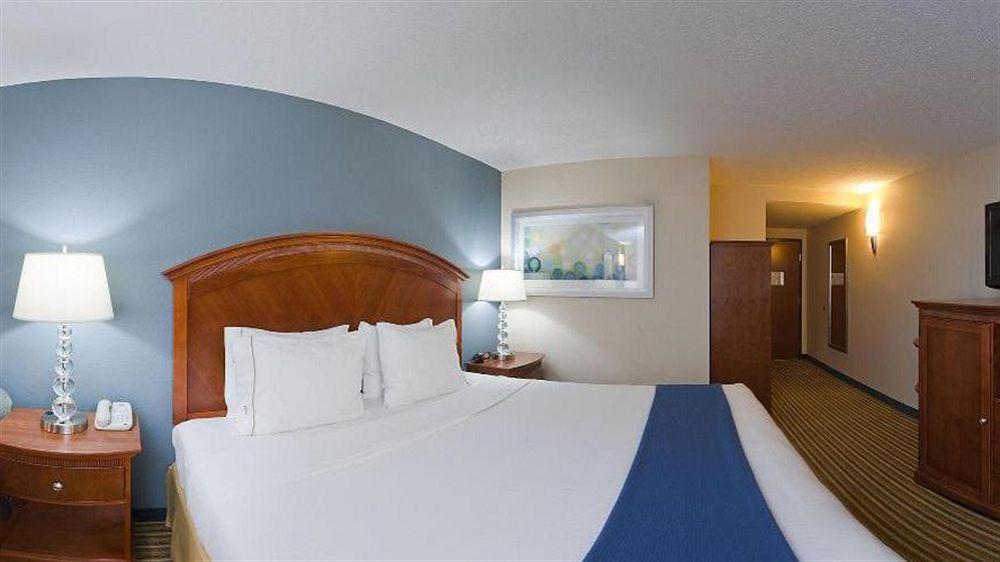 Holiday Inn Express & Suites Fredericksburg By Ihg Екстер'єр фото
