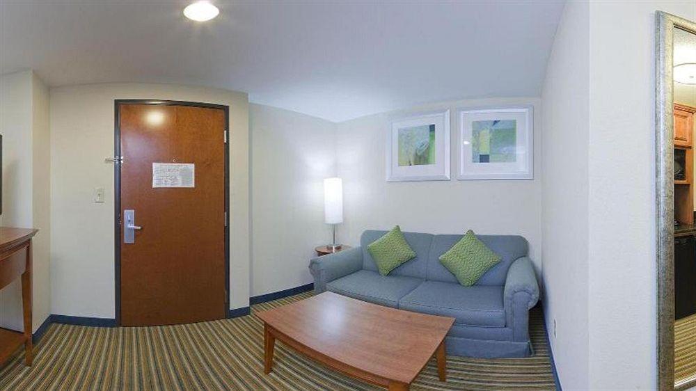 Holiday Inn Express & Suites Fredericksburg By Ihg Екстер'єр фото