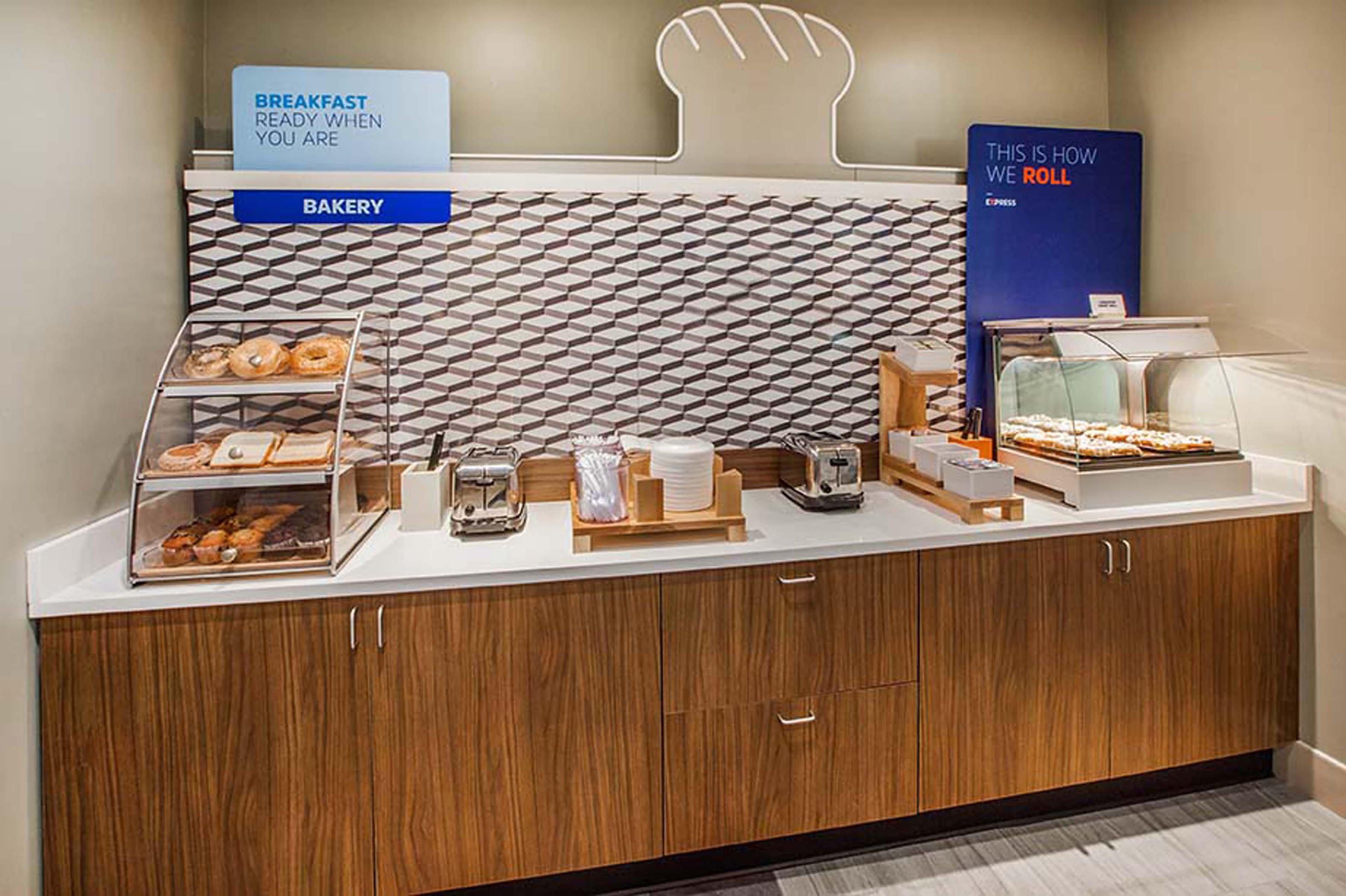 Holiday Inn Express & Suites Fredericksburg By Ihg Екстер'єр фото
