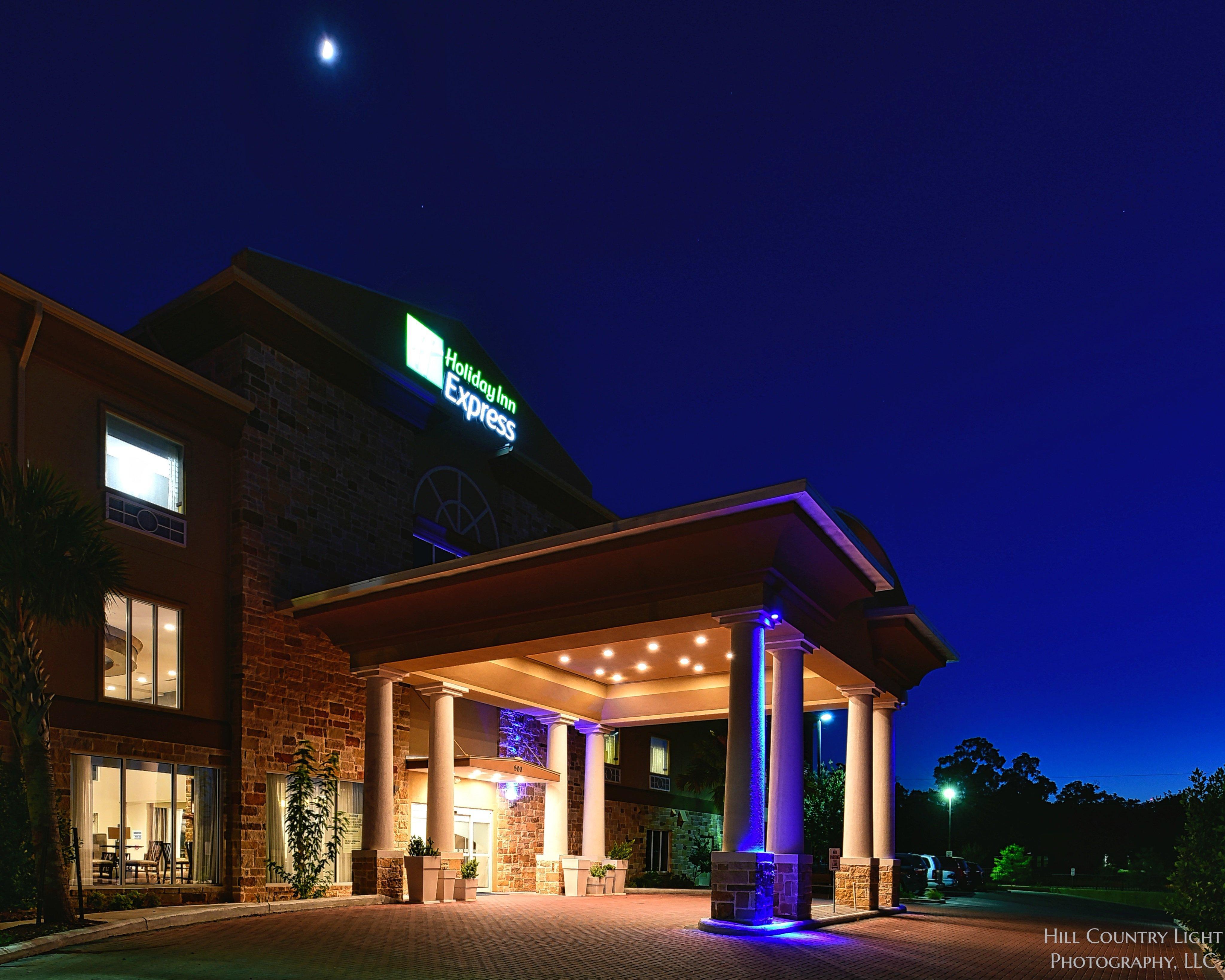 Holiday Inn Express & Suites Fredericksburg By Ihg Екстер'єр фото