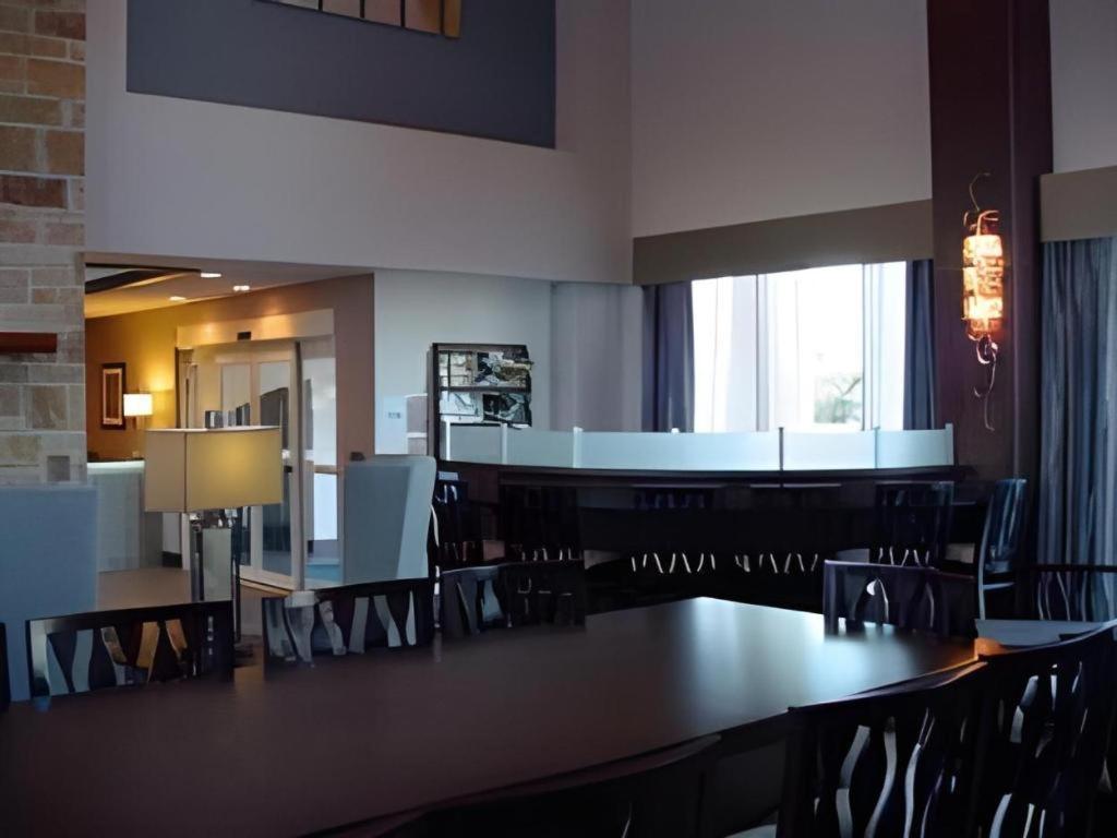 Holiday Inn Express & Suites Fredericksburg By Ihg Екстер'єр фото