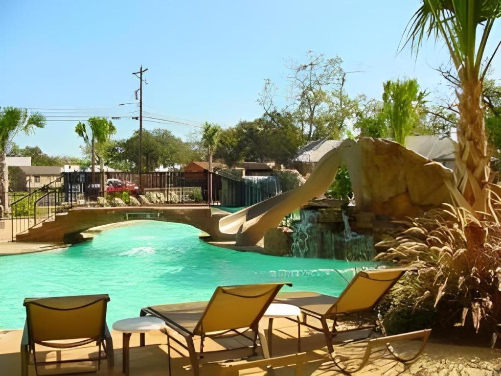Holiday Inn Express & Suites Fredericksburg By Ihg Екстер'єр фото