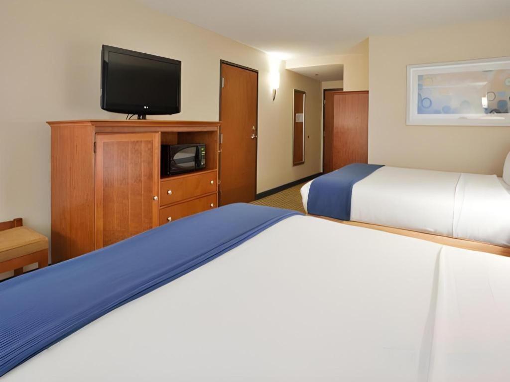 Holiday Inn Express & Suites Fredericksburg By Ihg Екстер'єр фото