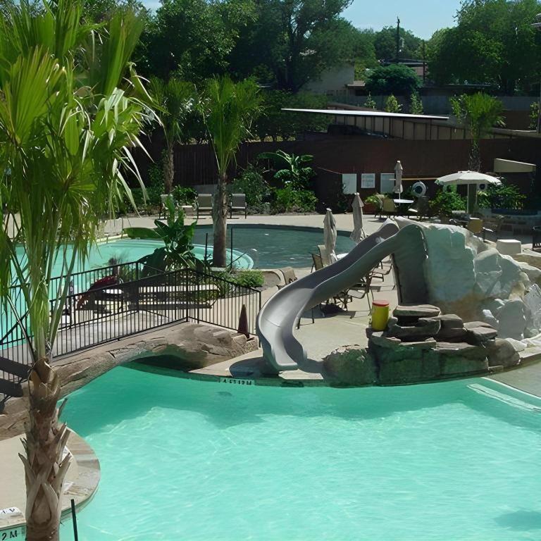 Holiday Inn Express & Suites Fredericksburg By Ihg Екстер'єр фото