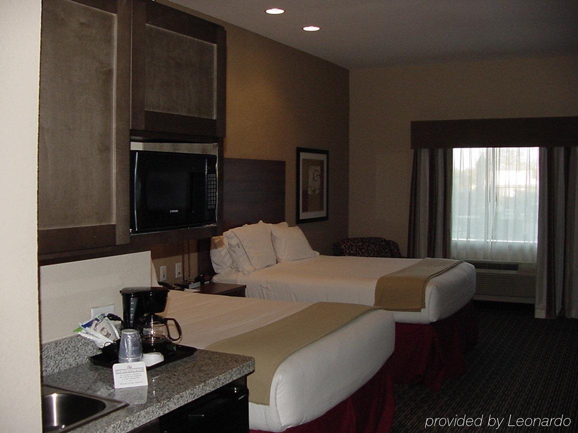 Holiday Inn Express & Suites Fredericksburg By Ihg Номер фото